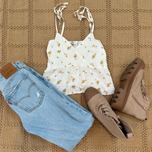 Hollister Tops - Hollister Floral Tank Size Small